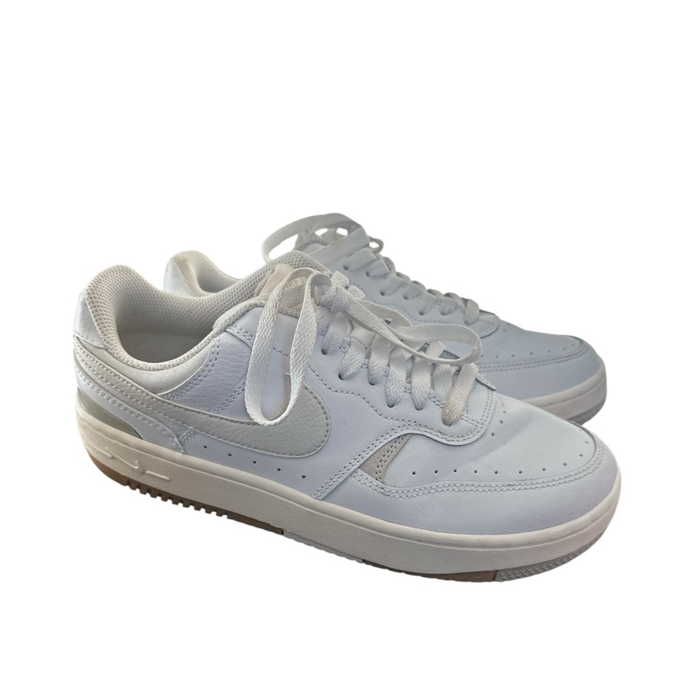 Women’s Gamma Force Nike Shoes size 8
